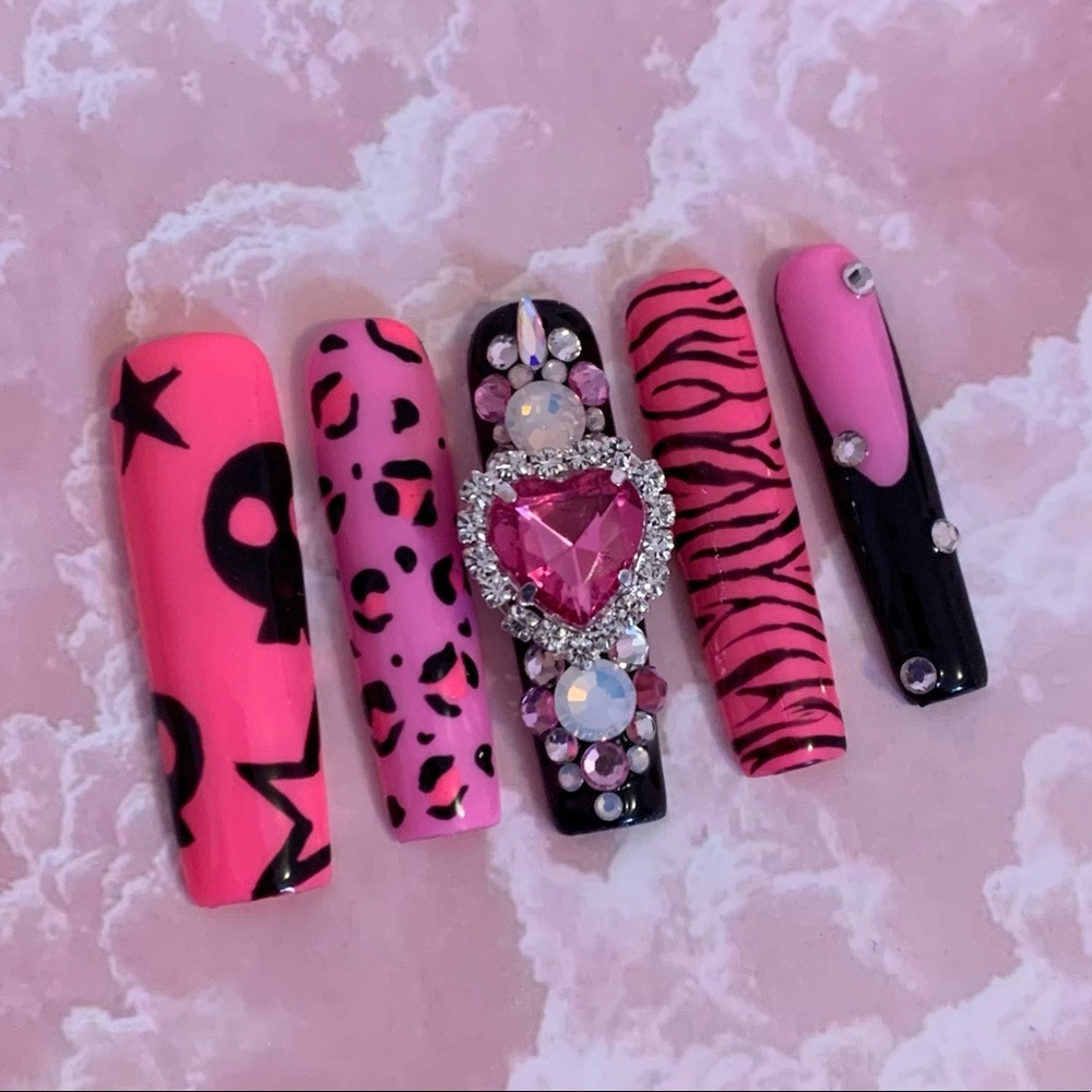 Press on nails